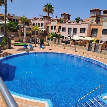 Modern Townhouse Ocean Front 度假居 *